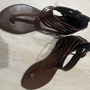 Jessica Simpson shies